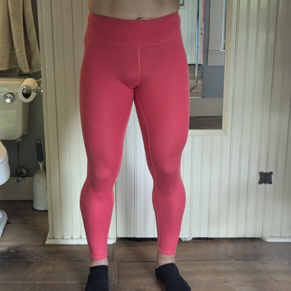 Alo Airbrush - reddish pink Size Small - Picture 3 of 12